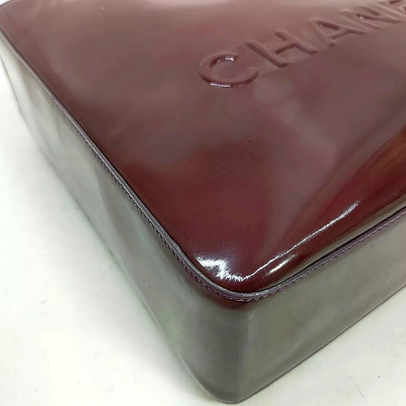 CHANEL PATENT LEATHER BAG - Picture 3 of 6